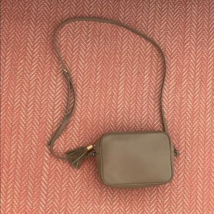 GiGi New York cross body bag in taupe